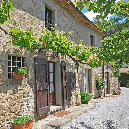 Apartment Sleeps 4 T241257 Cortona